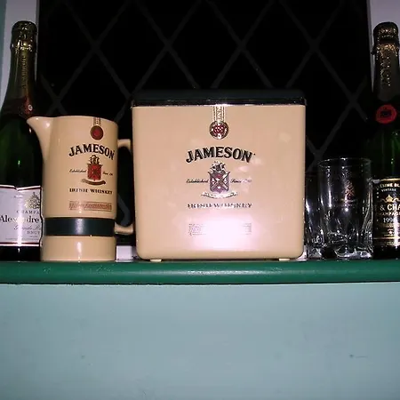 Headley Court Shannon