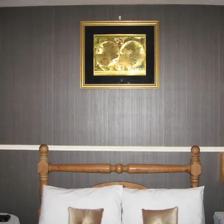 Headley Court Bed and breakfast Shannon